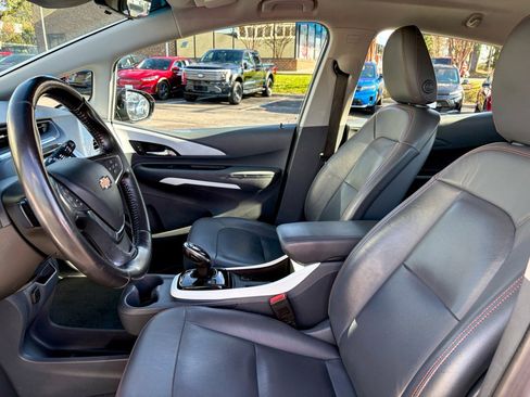 Used 2021 Chevrolet Bolt Premier w/ Infotainment Package image 15