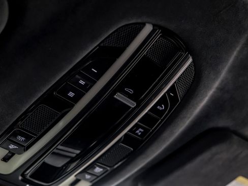 Used 2021 Porsche Cayenne GTS w/ Premium Package AWD/4WD image 28