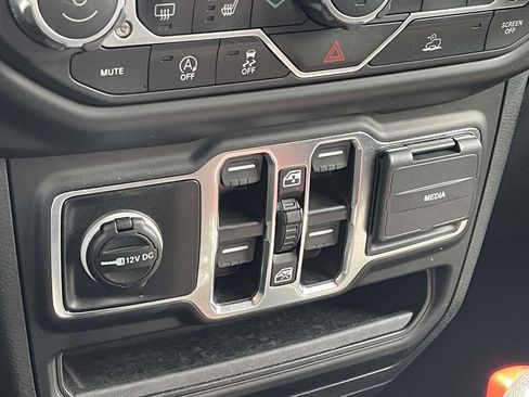 Used 2023 Jeep Wrangler Unlimited Sport w/ Sun And Sound Package AWD/4WD image 41
