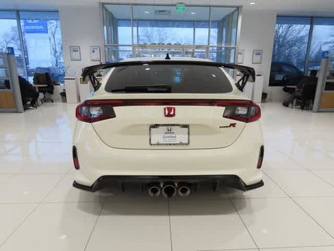 Certified 2024 Honda Civic Type R image 5