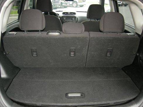 Used 2019 Kia Soul image 17