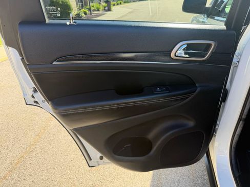 Used 2014 Jeep Grand Cherokee Limited AWD/4WD image 35