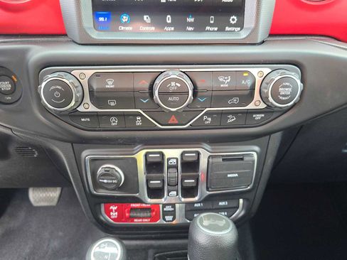 Used 2021 Jeep Wrangler Unlimited Rubicon AWD/4WD image 31