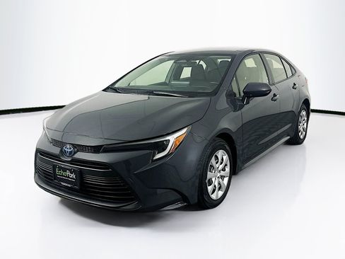 Used 2023 Toyota Corolla LE w/ Carpet Mat Package (TMS) FWD image 3