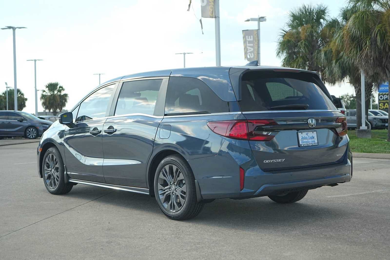 New 2027 Honda Odyssey Touring image 4