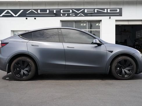 Used 2022 Tesla Model Y Long Range AWD/4WD image 17