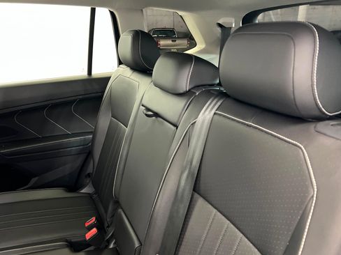 Used 2024 Volkswagen Tiguan SE image 21