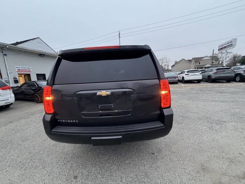 Used 2016 Chevrolet Suburban LT image 21