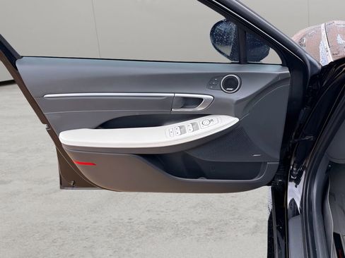 Used 2022 Hyundai Sonata Limited FWD image 9