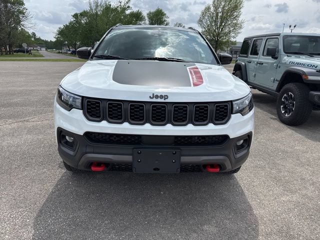 Used 2025 Jeep Compass Trailhawk AWD/4WD image 5