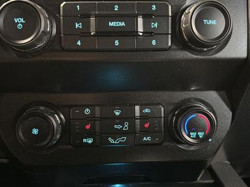 Used 2019 Ford F150 XLT w/ Equipment Group 302A Luxury AWD/4WD image 18