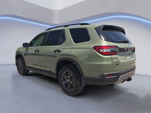 New 2026 Honda Pilot TrailSport image 3