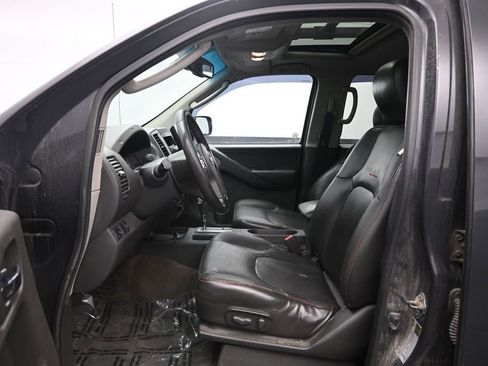 Used 2011 Nissan Frontier PRO-4X w/ Pro-4x Luxury Pkg AWD/4WD image 16