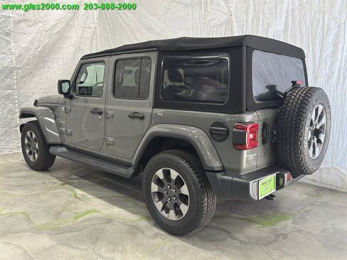 Used 2018 Jeep Wrangler Unlimited Sahara AWD/4WD image 7