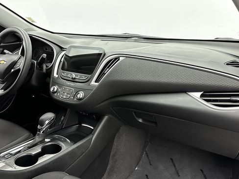 Used 2025 Chevrolet Malibu LT image 33