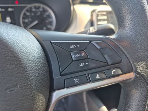 Used 2021 Nissan Versa SV image 38
