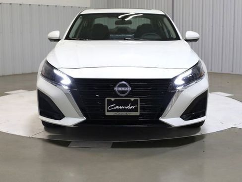 New 2025 Nissan Altima 2.5 SL image 3