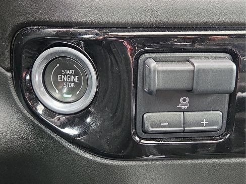 Used 2023 Chevrolet Silverado 1500 RST w/ Redline Edition image 18