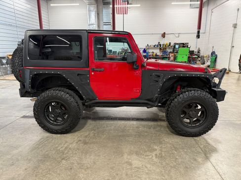 Used 2010 Jeep Wrangler Rubicon w/ Trailer Tow Group image 6