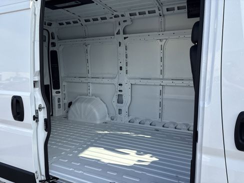 New 2025 RAM ProMaster 3500 w/ Premium Convenience Group image 32