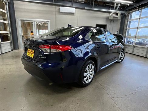 Used 2023 Toyota Corolla LE image 5
