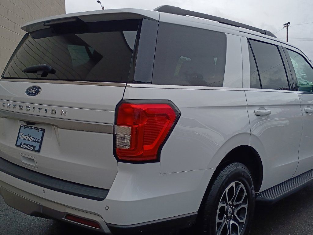 Used 2024 Ford Expedition XLT AWD/4WD image 5