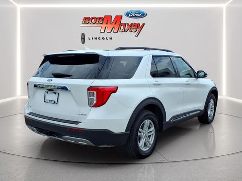 Used 2024 Ford Explorer XLT w/ Equipment Group 202A AWD/4WD image 4