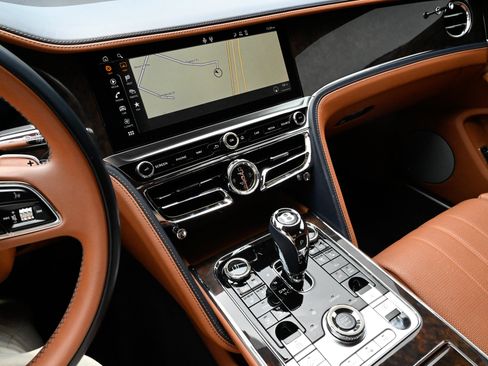 Used 2022 Bentley Flying Spur V8 AWD/4WD image 28