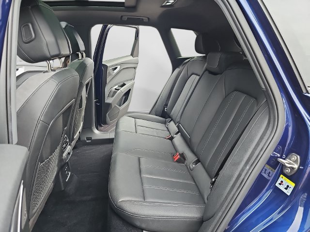 Used 2023 Audi Q4 e-tron Premium Plus w/ Premium Plus AWD/4WD image 33
