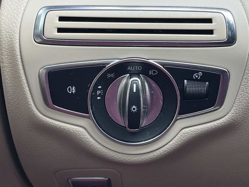 Used 2018 Mercedes-Benz C 300 4MATIC Sedan image 22