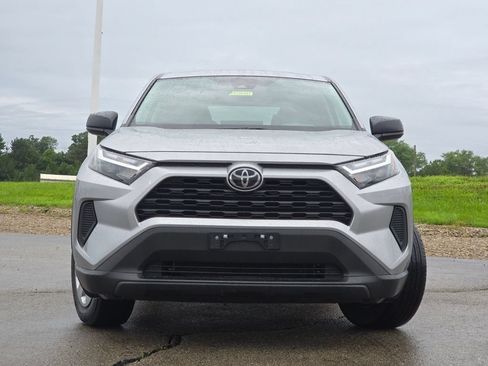 Used 2023 Toyota RAV4 LE FWD image 2