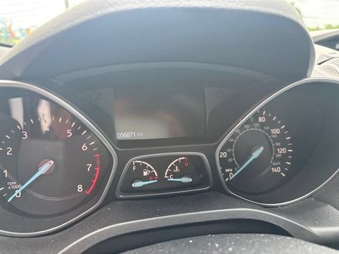 Used 2017 Ford Escape SE w/ SE Sport Appearance Package FWD image 5