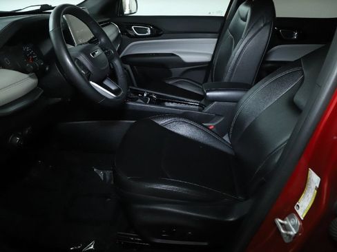 Used 2025 Jeep Compass Limited AWD/4WD image 18