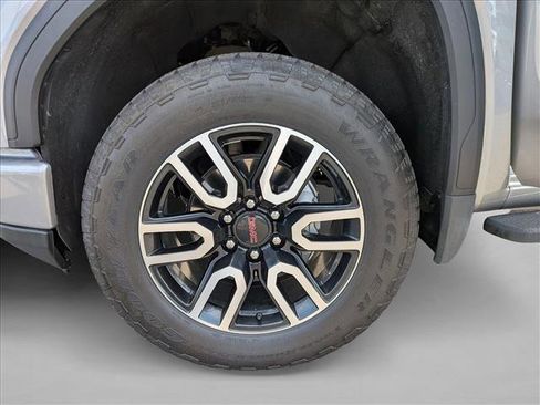 Used 2023 GMC Sierra 1500 AT4 w/ AT4 Premium Package AWD/4WD image 24