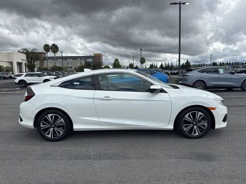 Used 2017 Honda Civic EX-T image 5
