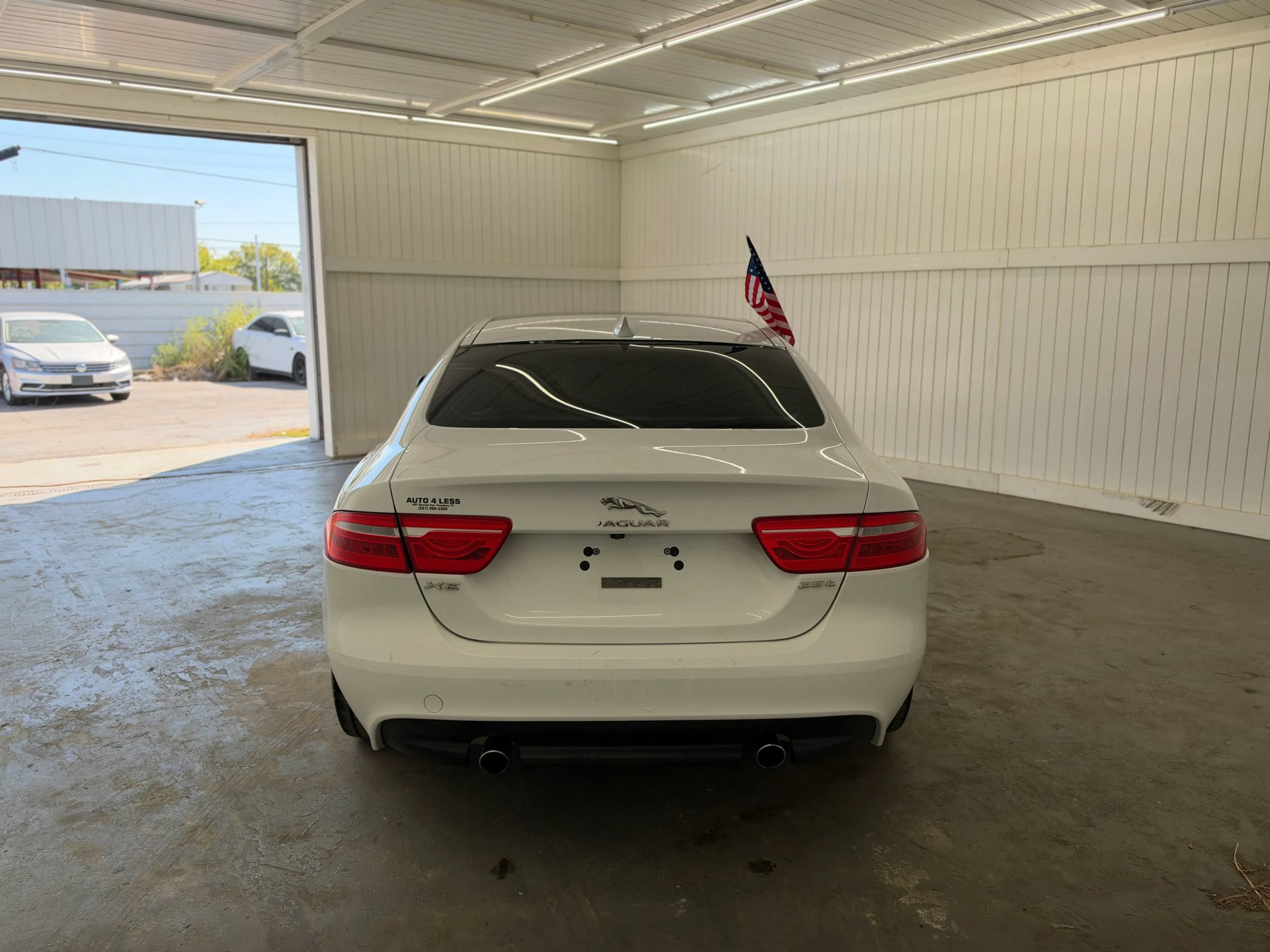 Used 2017 Jaguar XE Premium RWD image 6