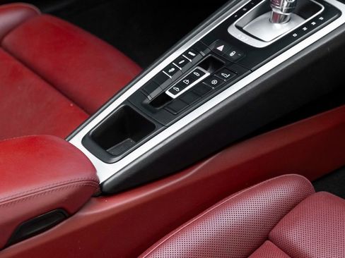 Used 2019 Porsche 911 Carrera image 30
