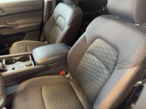 Used 2023 Nissan Pathfinder SV w/ Cargo Package image 33