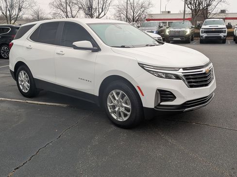 Certified 2024 Chevrolet Equinox LT image 2