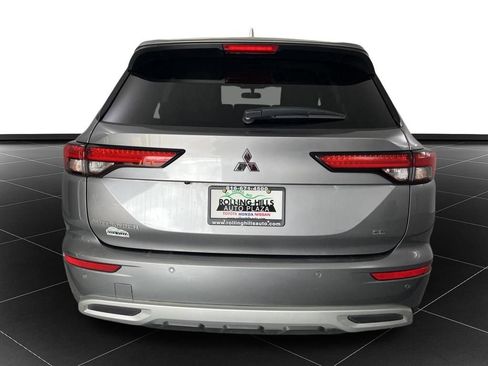 Used 2023 Mitsubishi Outlander SE FWD image 4