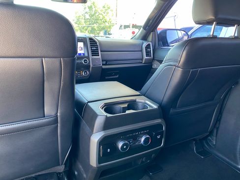 Used 2021 Ford Expedition XLT image 34