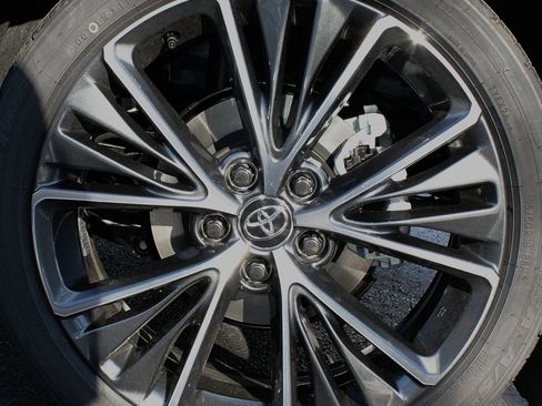 New 2026 Toyota Prius XLE FWD image 11