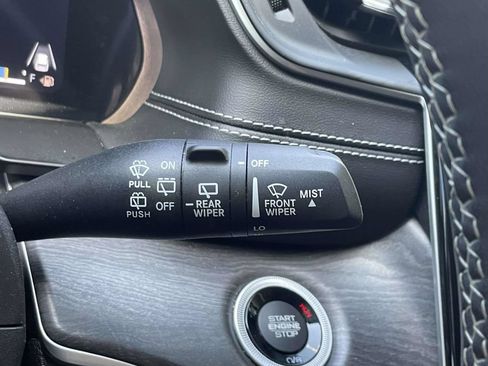Certified 2023 Jeep Grand Cherokee L Limited AWD/4WD image 37