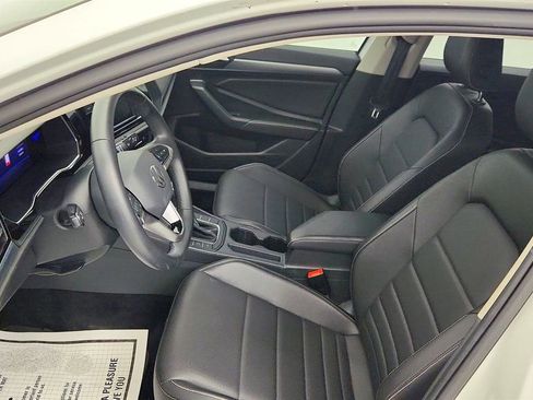 Used 2022 Volkswagen Jetta SE image 19