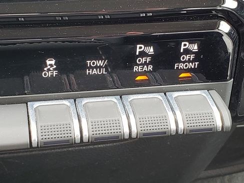 Used 2022 RAM 1500 Laramie w/ Off Road Group image 29