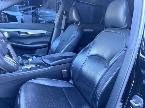 Used 2019 INFINITI QX50 Essential AWD/4WD image 10