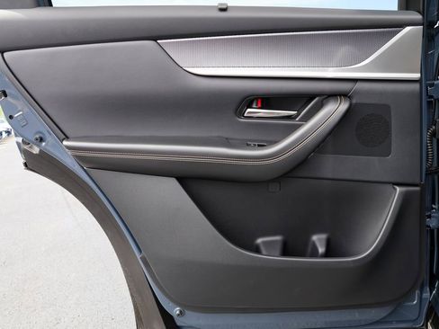 New 2025 MAZDA CX-70 Plug-In Hybrid w/ Premium Pkg image 37