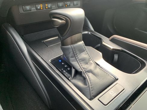 Certified 2025 Lexus ES 350 w/ Premium Package image 25