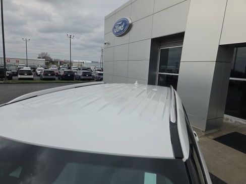 Used 2022 Ford Explorer Limited w/ Equipment Group 301A image 9