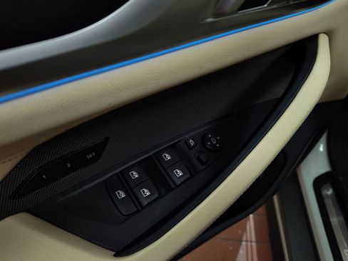 Used 2025 BMW i4 xDrive40i w/ Parking Assistance Package image 12